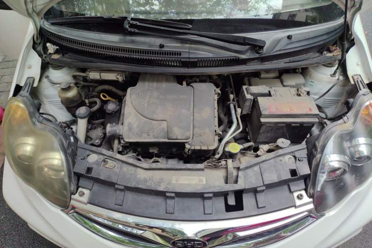 Used BYD F0 2015 1.0L AMT XuanKu Model Engine Bay
