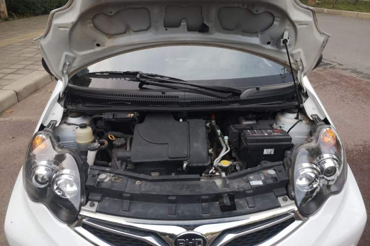 Used BYD F0 2015 1.0L AMT XuanKu Model Engine Bay