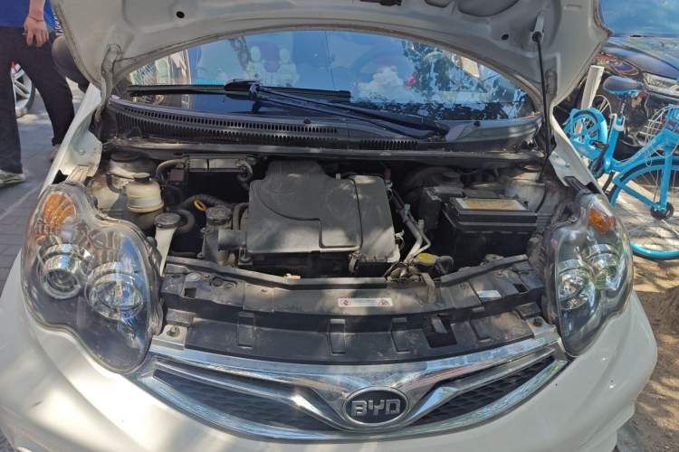 Used BYD F0 2015 1.0L AMT XuanKu Model Engine Bay