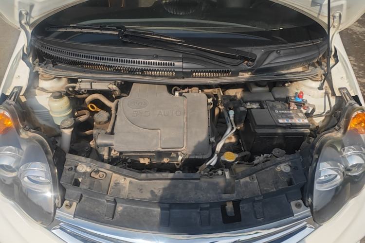 Used BYD F0 2015 1.0L AMT XuanKu Model Engine Bay