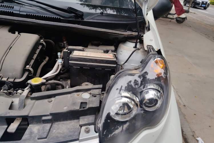 Used BYD F0 2015 1.0L AMT XuanKu Model Engine Bay Left