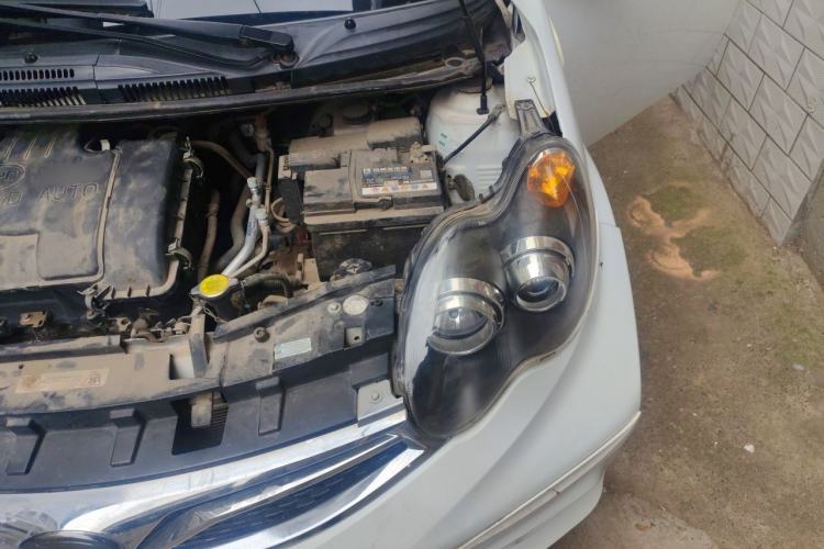 Used BYD F0 2015 1.0L AMT XuanKu Model Engine Bay Left