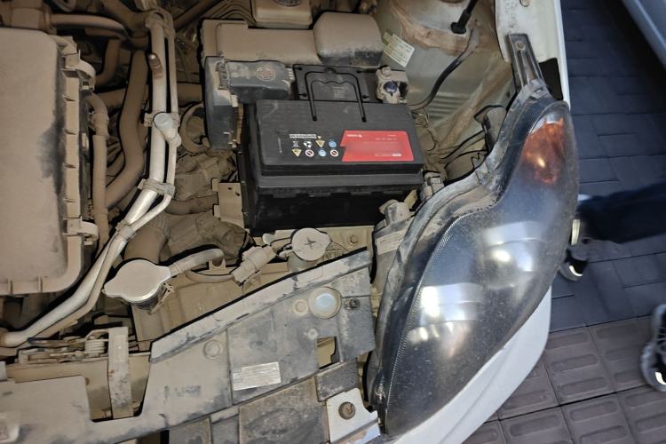 Used BYD F0 2015 1.0L AMT XuanKu Model Engine Bay Left