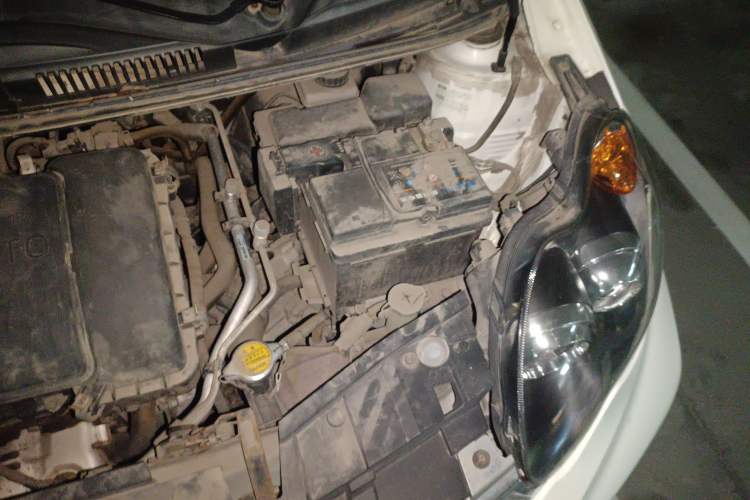 Used BYD F0 2015 1.0L AMT XuanKu Model Engine Bay Left