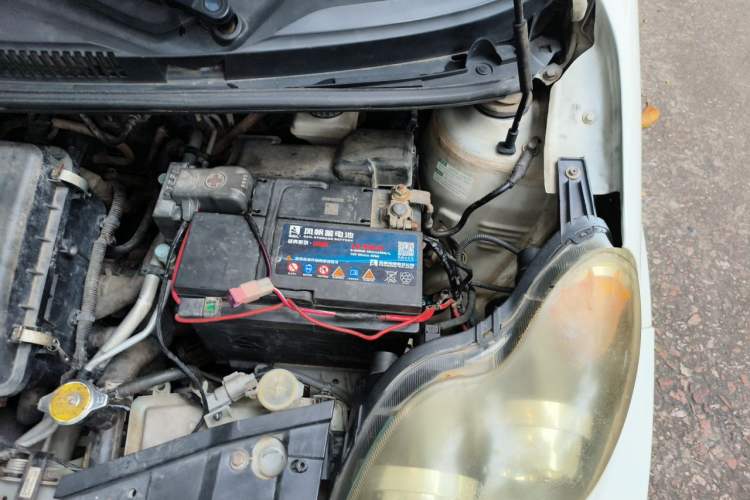 Used BYD F0 2015 1.0L AMT XuanKu Model Engine Bay Left