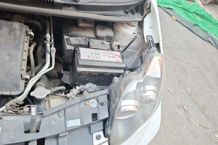 Used BYD F0 2015 1.0L AMT XuanKu Model Engine Bay Left