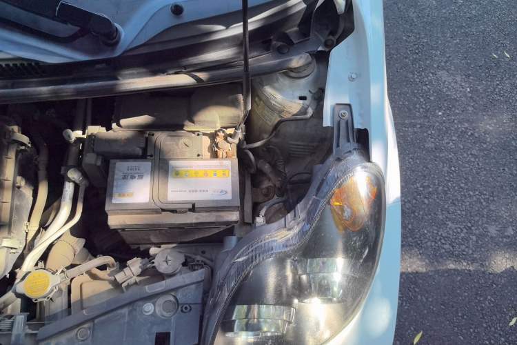 Used BYD F0 2015 1.0L AMT XuanKu Model Engine Bay Left