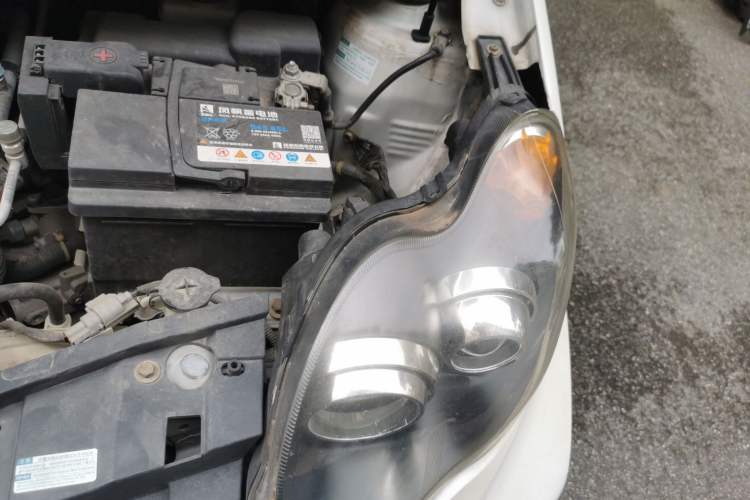 Used BYD F0 2015 1.0L AMT XuanKu Model Engine Bay Left