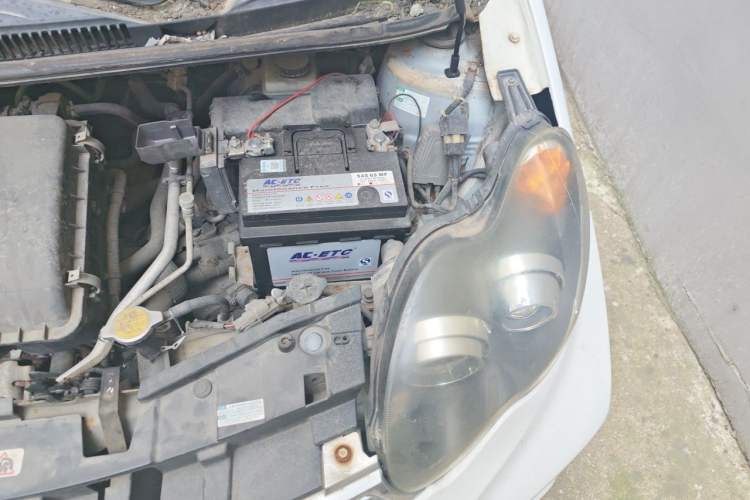Used BYD F0 2015 1.0L AMT XuanKu Model Engine Bay Left