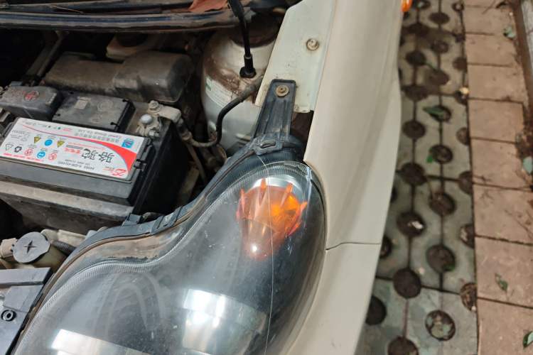 Used BYD F0 2015 1.0L AMT XuanKu Model Engine Bay Left