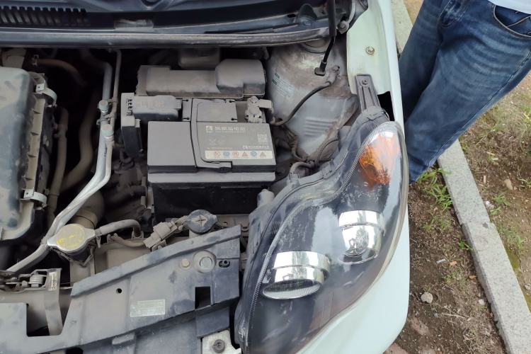 Used BYD F0 2015 1.0L AMT XuanKu Model Engine Bay Left