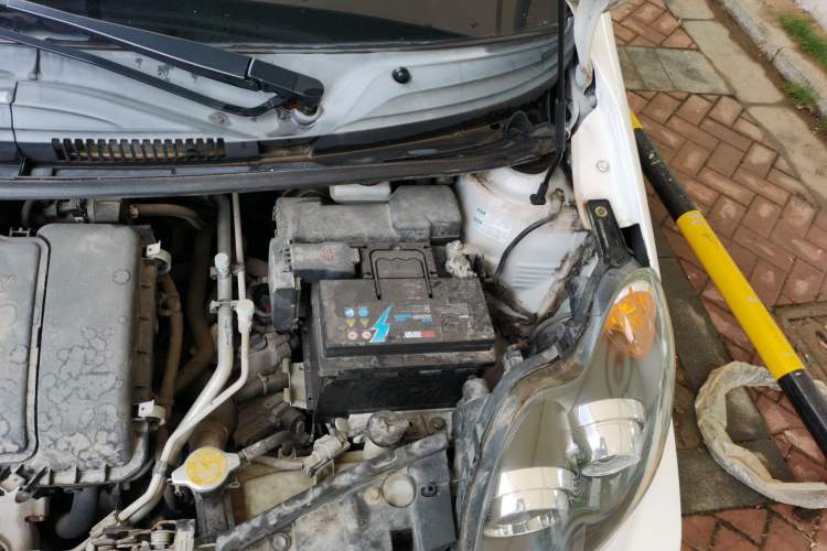 Used BYD F0 2015 1.0L AMT XuanKu Model Engine Bay Left