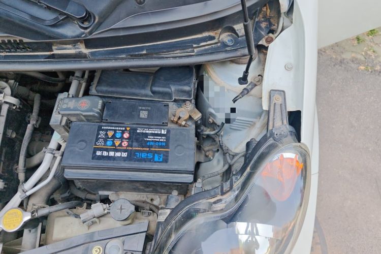Used BYD F0 2015 1.0L AMT XuanKu Model Engine Bay Left