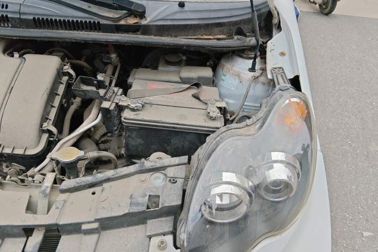 Used BYD F0 2015 1.0L AMT XuanKu Model Engine Bay Left