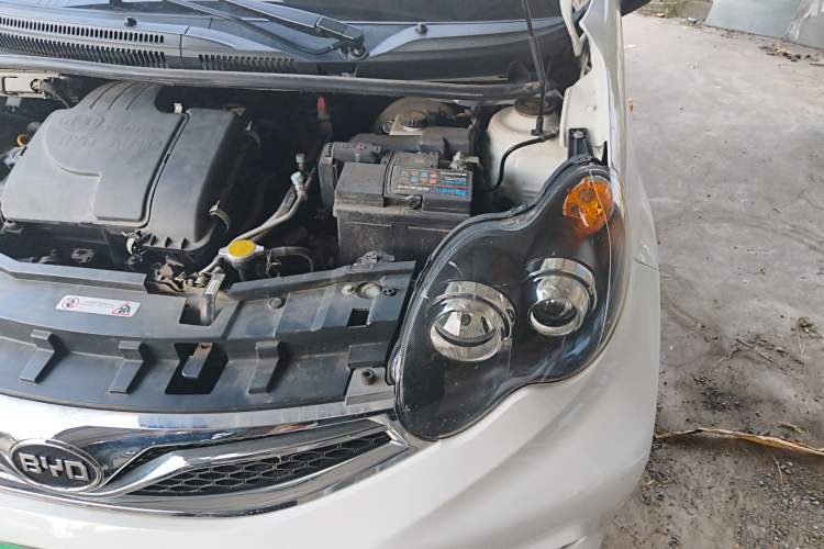 Used BYD F0 2015 1.0L AMT XuanKu Model Engine Bay Left