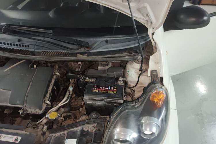 Used BYD F0 2015 1.0L AMT XuanKu Model Engine Bay Left