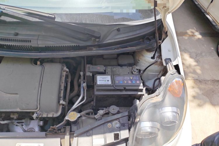 Used BYD F0 2015 1.0L AMT XuanKu Model Engine Bay Left