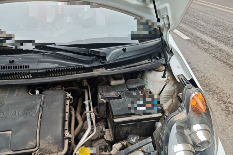 Used BYD F0 2015 1.0L AMT XuanKu Model Engine Bay Left