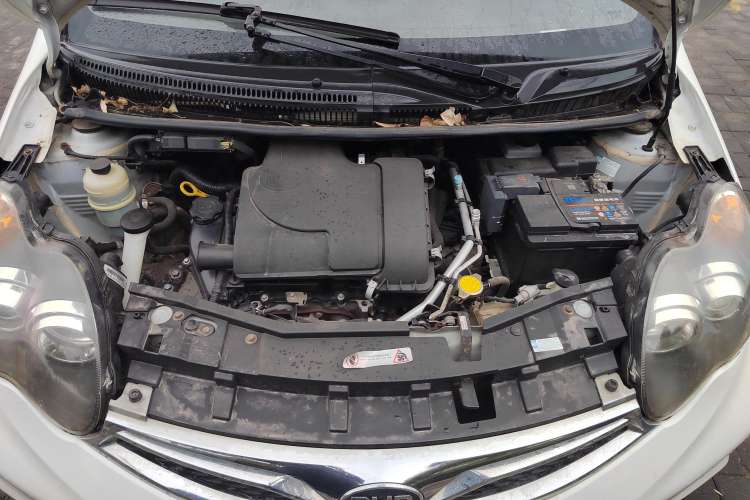 Used BYD F0 2015 1.0L AMT XuanKu Model Engine Bay