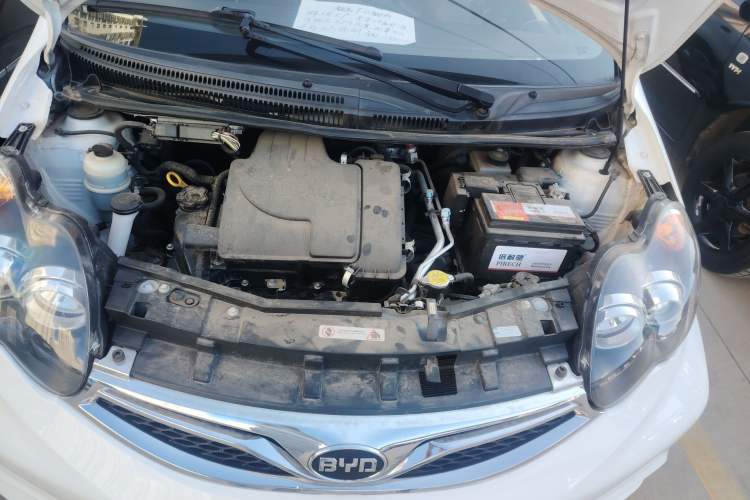 Used BYD F0 2015 1.0L AMT XuanKu Model Engine Bay