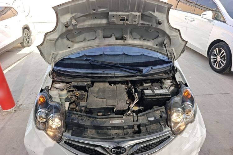 Used BYD F0 2015 1.0L AMT XuanKu Model Engine Bay