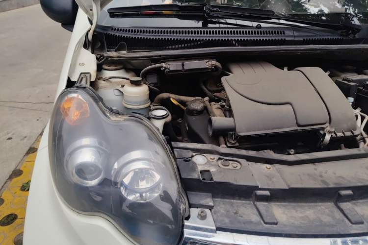 Used BYD F0 2015 1.0L AMT XuanKu Model Engine Bay Right