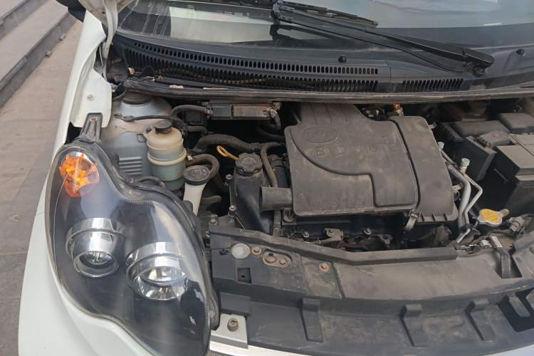 Used BYD F0 2015 1.0L AMT XuanKu Model Engine Bay Right