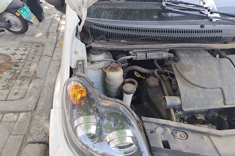 Used BYD F0 2015 1.0L AMT XuanKu Model Engine Bay Right