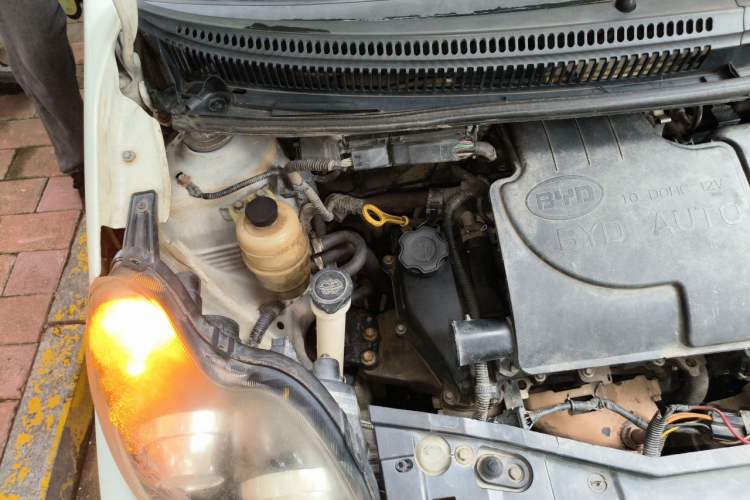 Used BYD F0 2015 1.0L AMT XuanKu Model Engine Bay Right