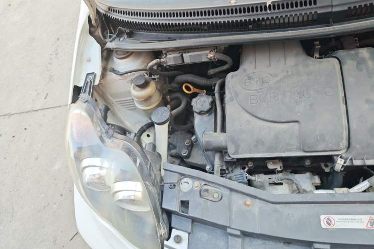 Used BYD F0 2015 1.0L AMT XuanKu Model Engine Bay Right