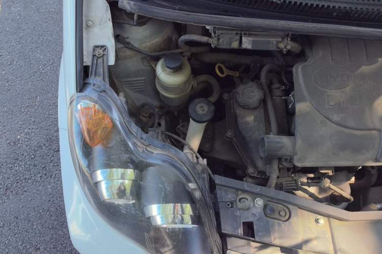 Used BYD F0 2015 1.0L AMT XuanKu Model Engine Bay Right