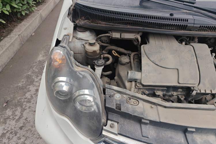 Used BYD F0 2015 1.0L AMT XuanKu Model Engine Bay Right