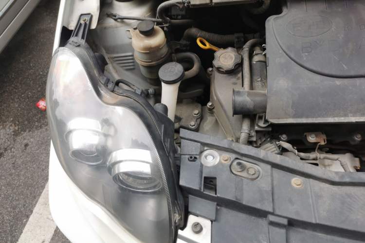 Used BYD F0 2015 1.0L AMT XuanKu Model Engine Bay Right