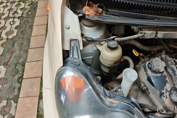 Used BYD F0 2015 1.0L AMT XuanKu Model Engine Bay Right
