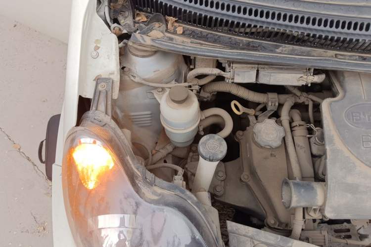 Used BYD F0 2015 1.0L AMT XuanKu Model Engine Bay Right