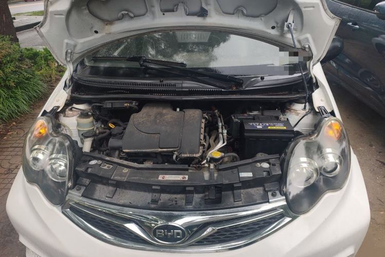 Used BYD F0 2015 1.0L AMT XuanKu Model Engine Bay