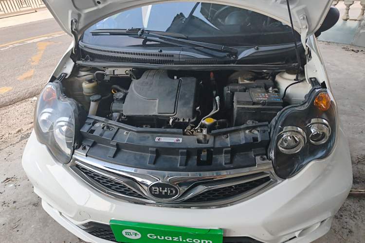 Used BYD F0 2015 1.0L AMT XuanKu Model Engine Bay