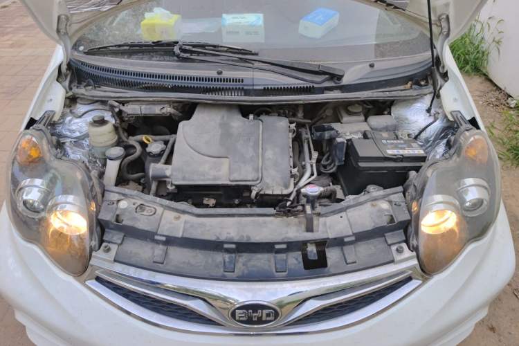 Used BYD F0 2015 1.0L AMT XuanKu Model Engine Bay