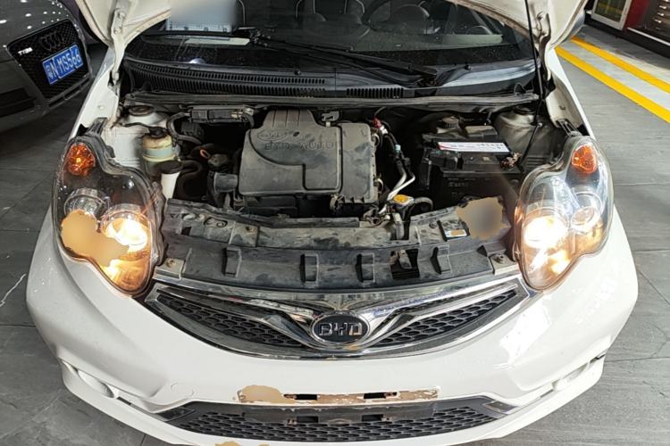Used BYD F0 2015 1.0L AMT XuanKu Model Engine Bay