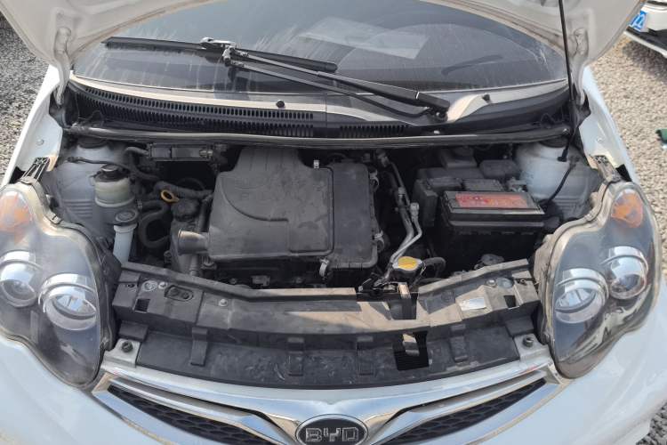 Used BYD F0 2015 1.0L AMT XuanKu Model Engine Bay