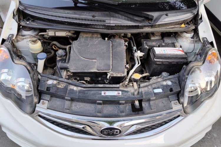Used BYD F0 2015 1.0L AMT XuanKu Model Engine Bay