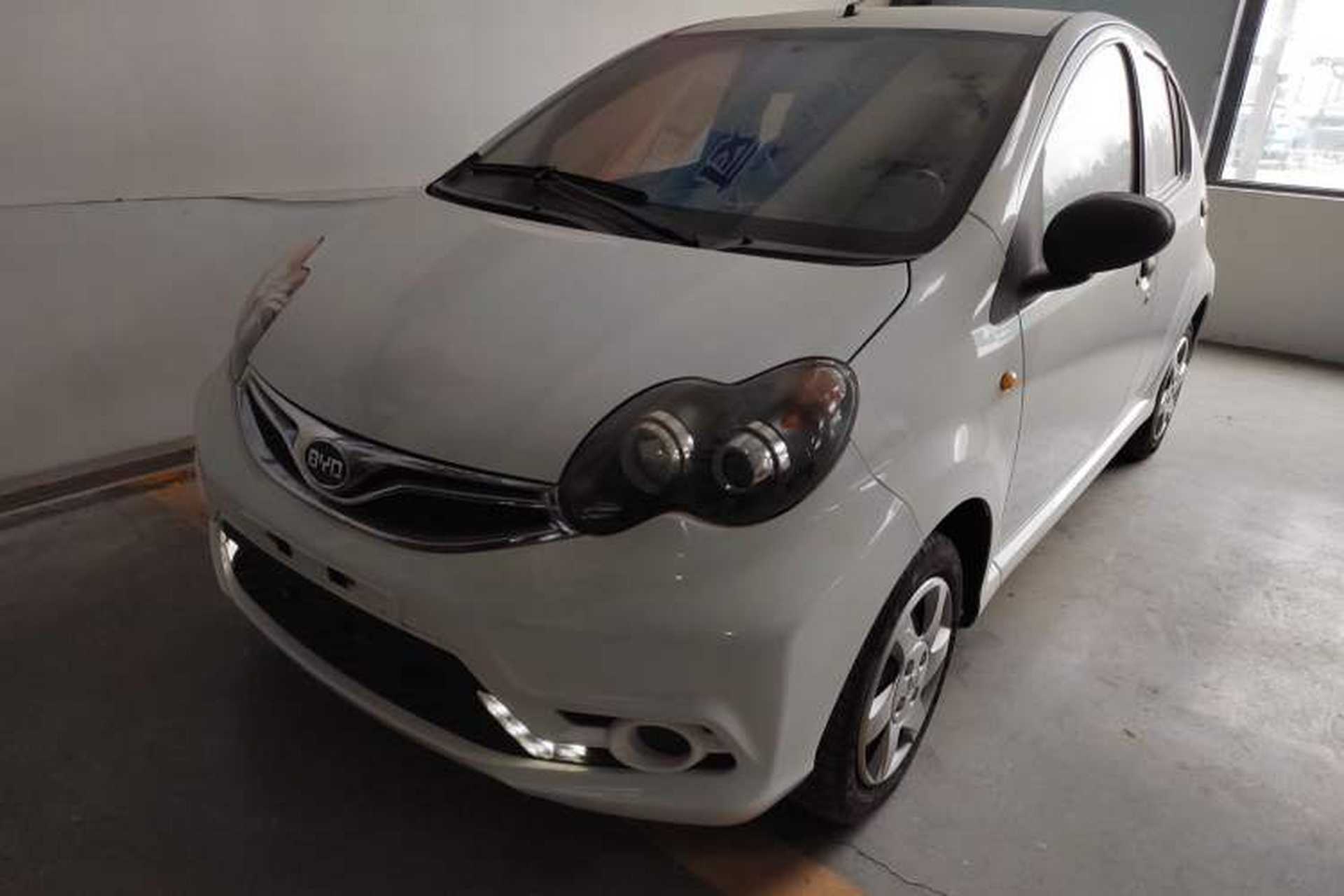 Used BYD F0 2015 1.0L AMT XuanKu Model Front Left 45 Deg