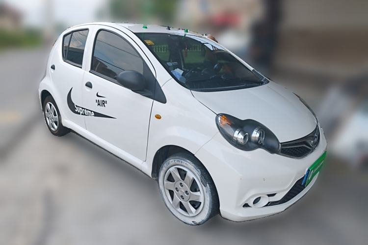 Used BYD F0 2015 1.0L AMT XuanKu Model Front Right 45 Deg