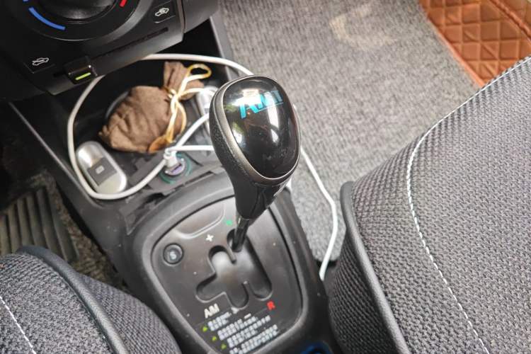 Used BYD F0 2015 1.0L AMT Joyful Cool Model Gear Lever