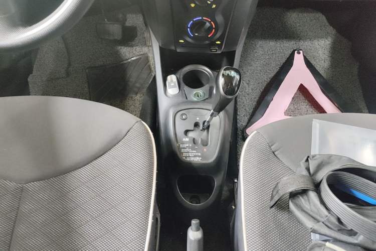 Used BYD F0 2015 1.0L AMT XuanKu Model Gear Lever