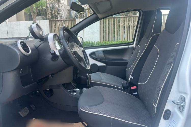 Used BYD F0 2015 1.0L AMT XuanKu Model Headliner