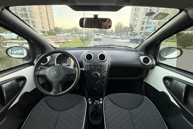 Used BYD F0 2015 1.0L XuanKu Model Interior 1