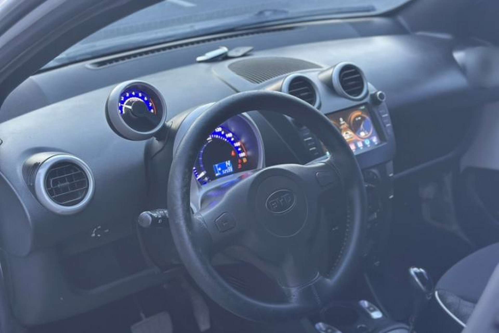 Used BYD F0 2015 1.0L AMT XuanKu Model Interior 11