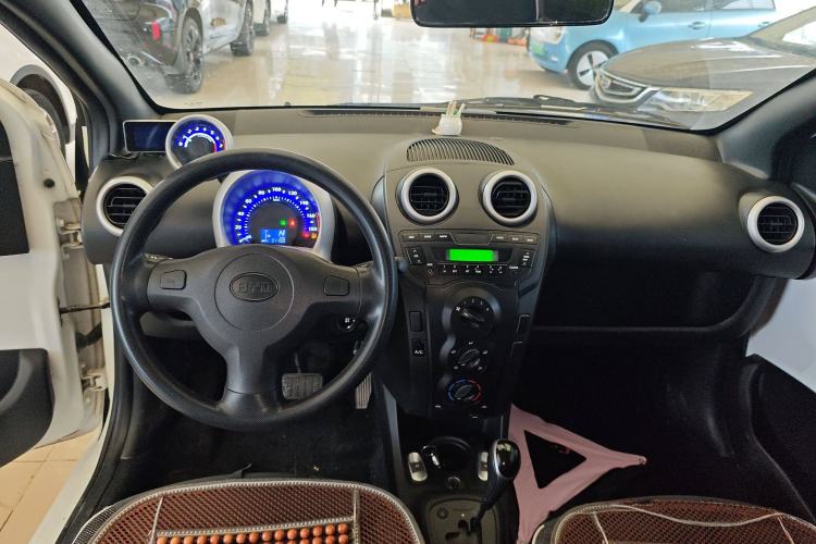 Used BYD F0 2015 1.0L AMT XuanKu Model Interior 2