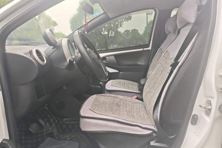 Used BYD F0 2015 1.0L AMT XuanKu Model Interior 2